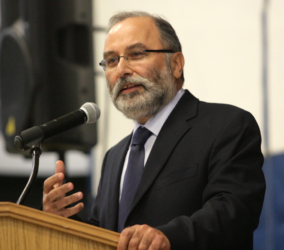 ACCESS Executive Director Hassan Jaber speaks at the dedication of the organization’s new headquarters on Saulino Court. 2010.